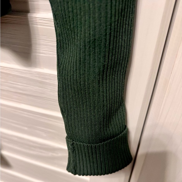 Good American Virgo Long Sleeve Rib Thong Bodysuit in Pine Green 👚 - Picture 4 of 7